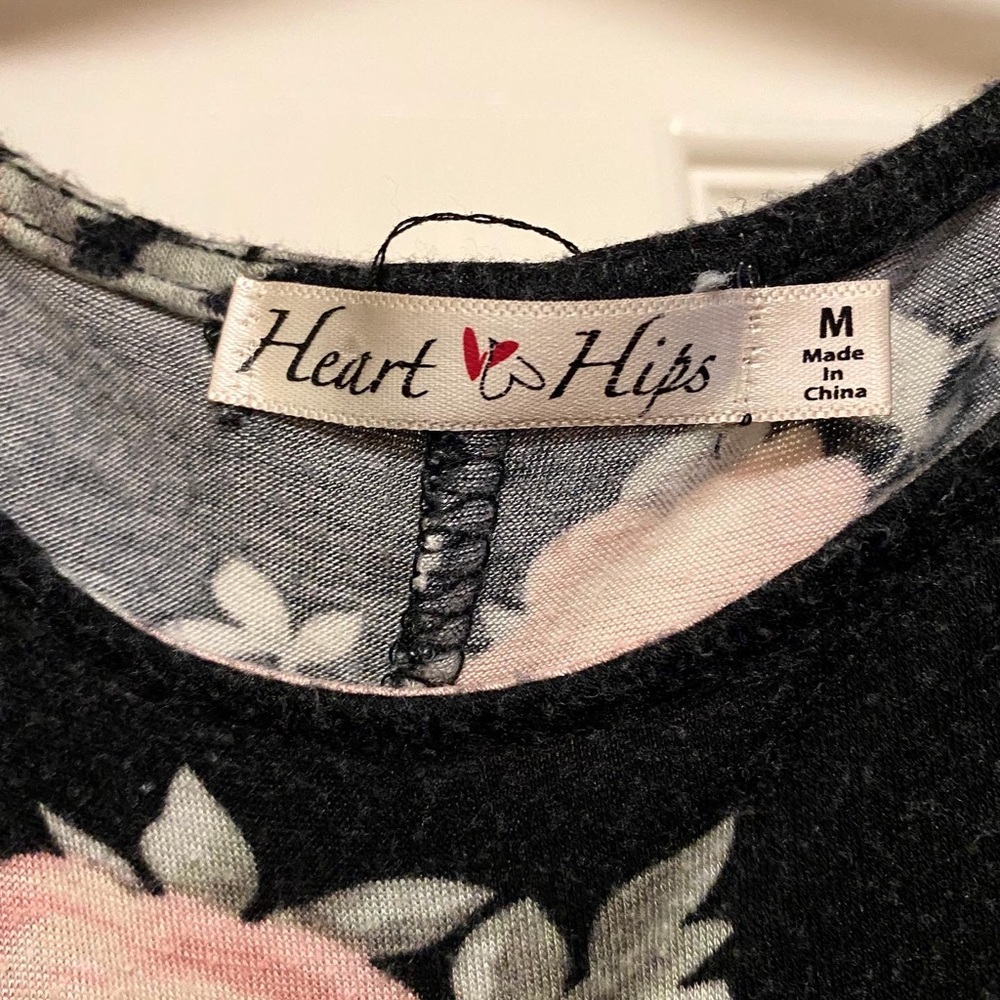 Heart Hips blouses - Picture 5 of 5